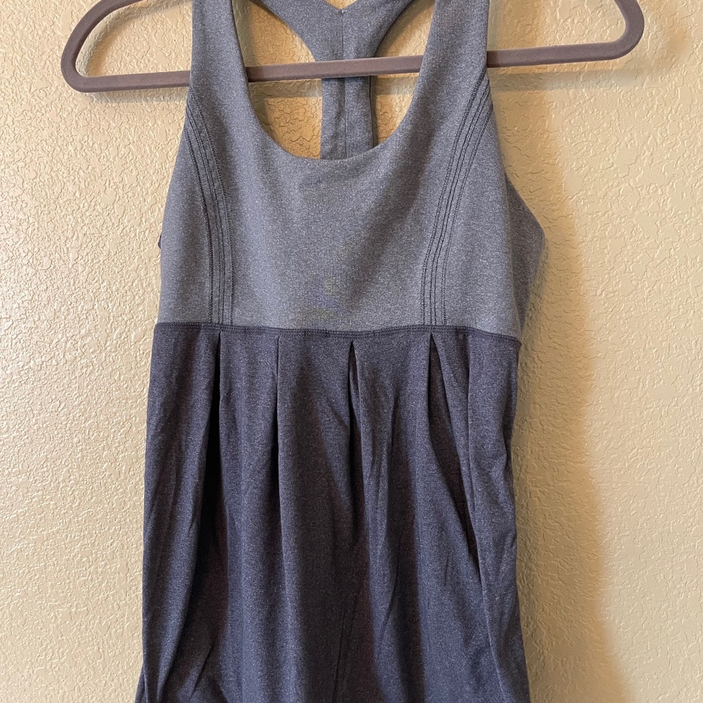 Lululemon active top.